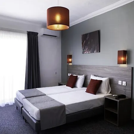 Spinola 3*