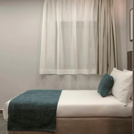 Spinola 3*