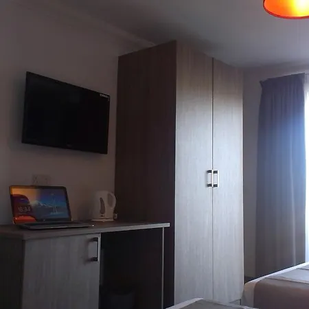 Spinola 3* San Julián